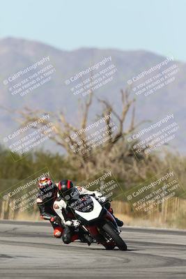 media/Dec-01-2025-Moto Forza (Mon) [[2daa91e15f]]/2-Intermediate Group/Session 3 (Turn 3)/